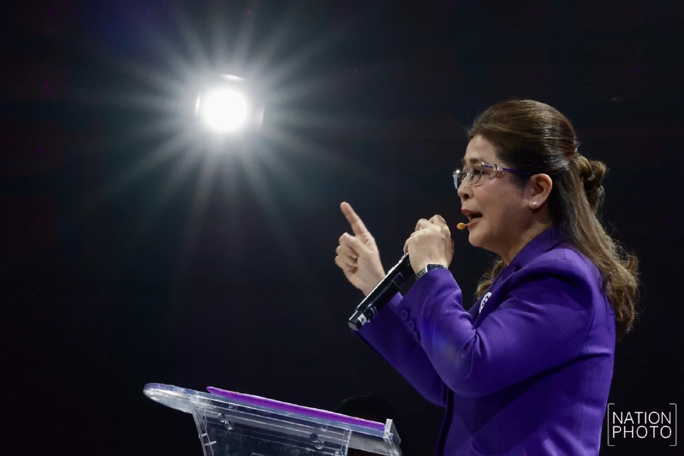 “สุดารัตน์” พกสัญญาประชาคม ลุยปราบโกง ดันเรียนฟรีจบตรี ไม่เป็นหนี้ กยศ.