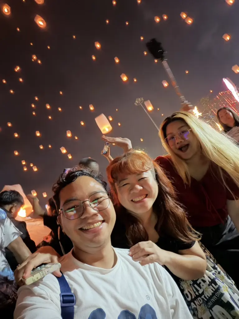 อลังการ 'เคาท์ดาวน์พะเยา' เนรมิตกว๊านพะเยา พลุ โดรน ทุ่งดอกไม้แสงสีตระการตา