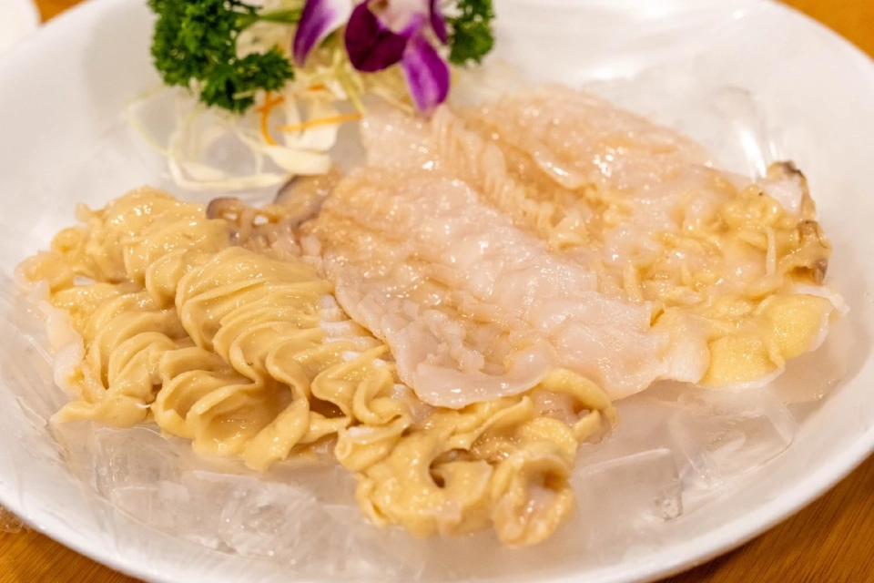 ช็อปเปิดศักราช 'ไอคอนสยาม' ลุ้นทริปเปิดทรัพย์ฮ่องกงกับอาจารย์คฑา