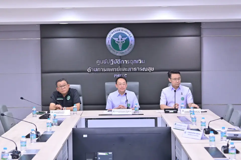 ทีมแพทย์-สาธารณสุขเร่งช่วยเหลือดูแลผู้ป่วยเหตุรถไฟถูกเครนหล่นทับที่โคราช 