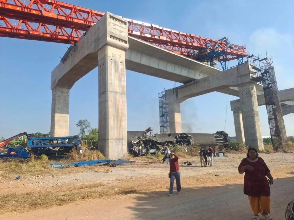 อุบัติเหตุเครนก่อสร้างโครงการรถไฟความเร็วสูง (ไฮสปีด) หล่นทับขบวนรถไฟขบวนที่ 21 เดินทางจากสถานีกลางกรุงเทพอภิวัฒน์-อุบลราชธานี อ.สีคิ้ว จ.นครราชสีมา