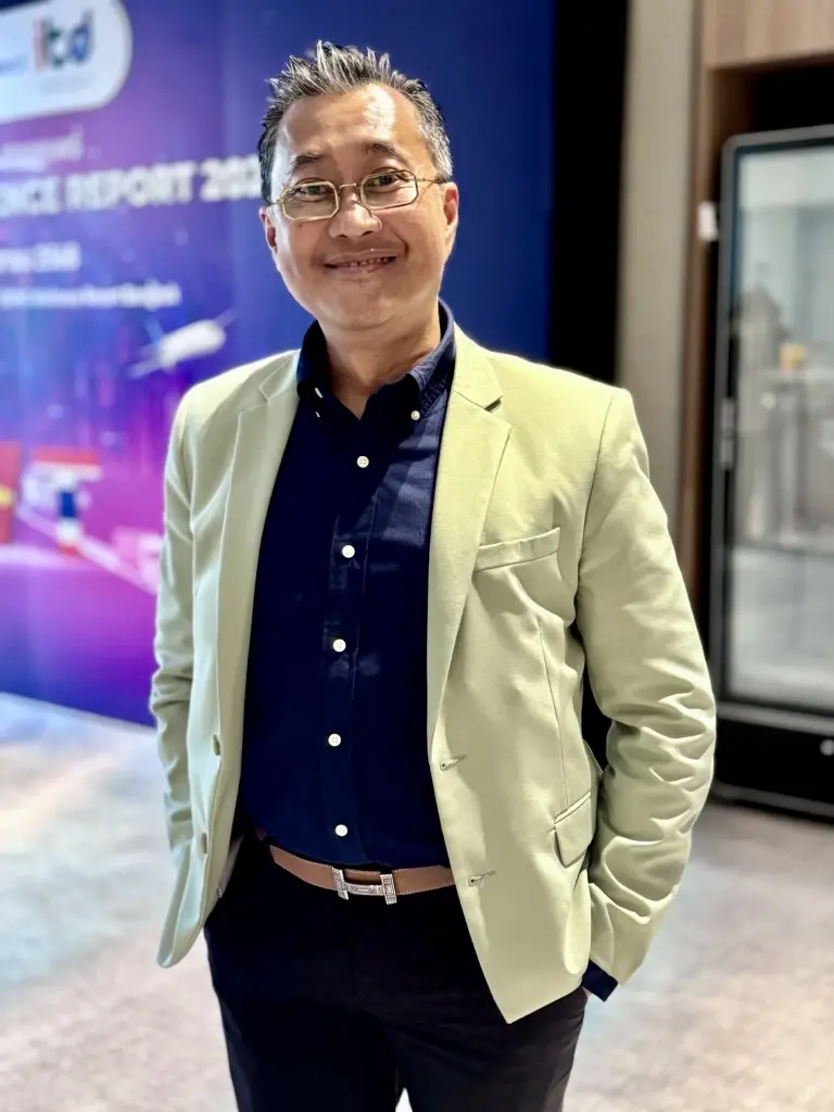 รองศาสตราจารย์ ดร.อัทธ์ พิศาลวานิช นักวิชาการอิสระและผู้เชี่ยวชาญด้านเศรษฐกิจระหว่างประเทศและอาเซียน