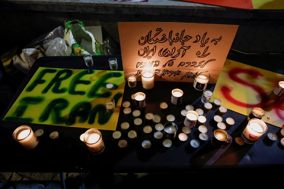 วิกฤตอิหร่าน เสียชีวิตทะลุหมื่น 'ทรัมป์' ขู่ถล่มหากไม่หยุดสังหารผู้ชุมนุม