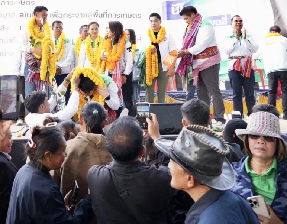 “ธรรมนัส-ธนกฤต” บุกร้อยเอ็ด! ชูโฉนดครุฑแดง-ล้างหนี้ กยศ. ทำจริงไม่ขายฝัน