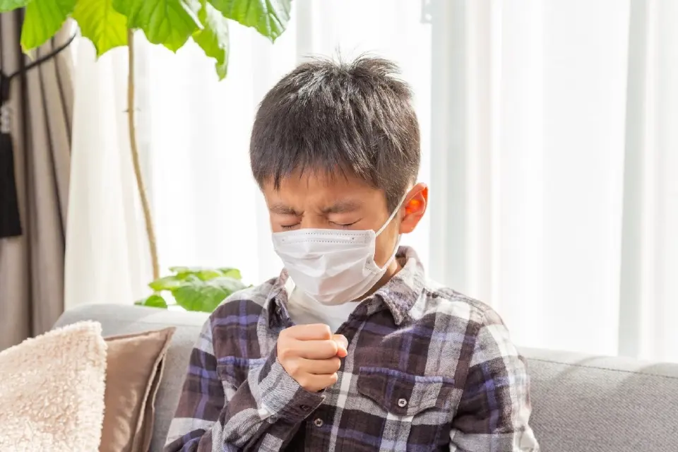 แพทย์เตือน! เด็กไอเรื้อรังเกิน 4 สัปดาห์ สัญญาณอันตรายโรคปอด-วัณโรค