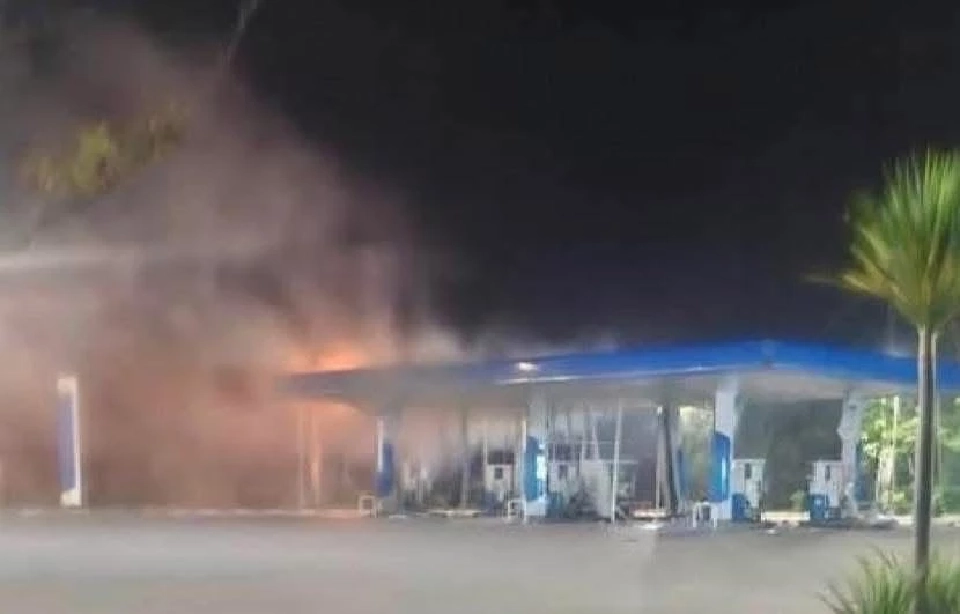 เกิดเหตุระเบิดปั๊ม ปตท. กว่า 10 จุดพื้นที่ 3 จังหวัดชายแดนภาคใต้