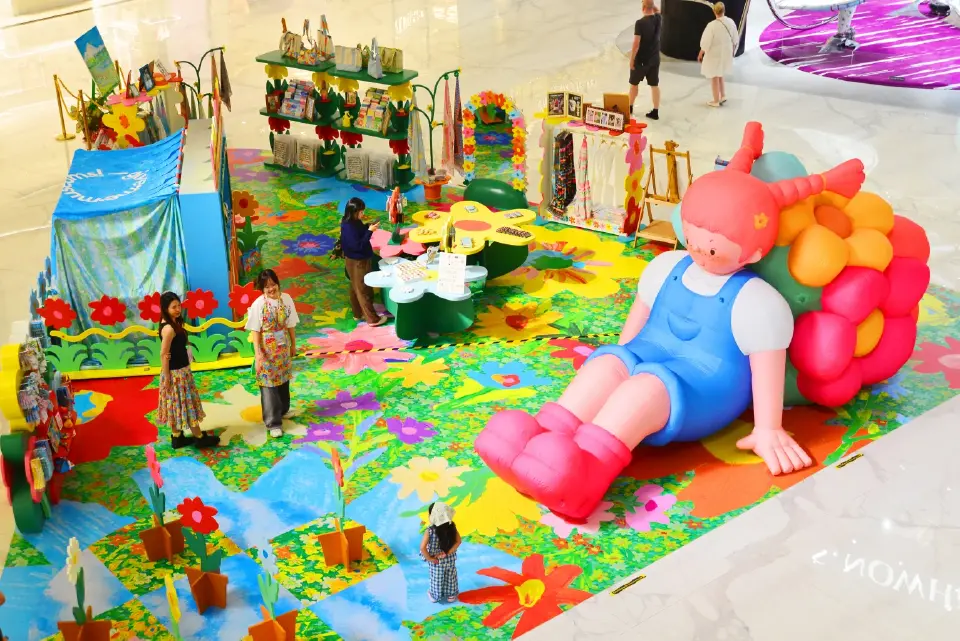 เช็คอินสวนดอกไม้สุดคัลเลอร์ฟูล ICONSIAM x give.me.museums วันนี้-8 ก.พ.