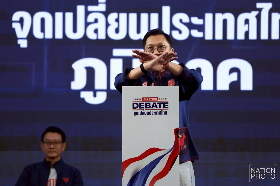 นายจตุพร บุรุษพัฒน์ หัวหน้าพรรคและแคนดิเดตนายกรัฐมนตรีพรรคโอกาสใหม่