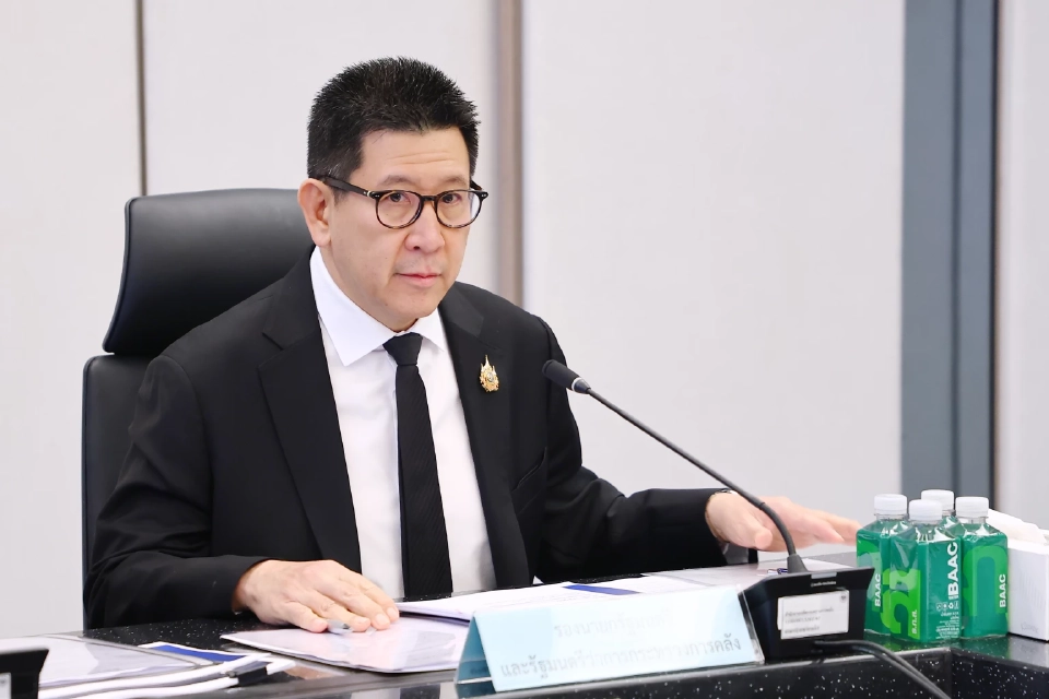 นายเอกนิติ นิติทัณฑ์ประภาศ รองนายกรัฐมนตรี และรัฐมนตรีว่าการกระทรวงการคลัง