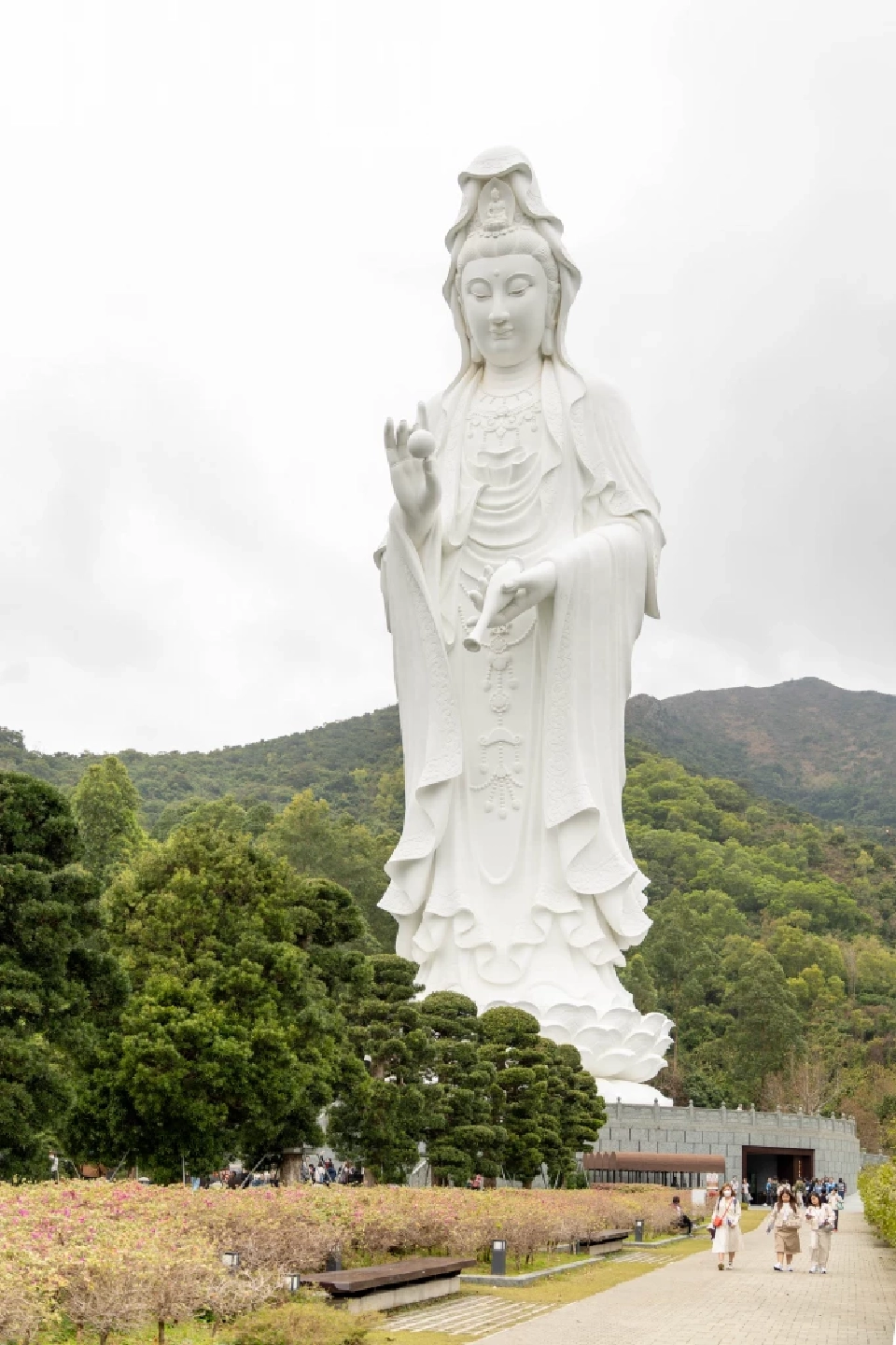 ช็อปเปิดศักราช 'ไอคอนสยาม' ลุ้นทริปเปิดทรัพย์ฮ่องกงกับอาจารย์คฑา