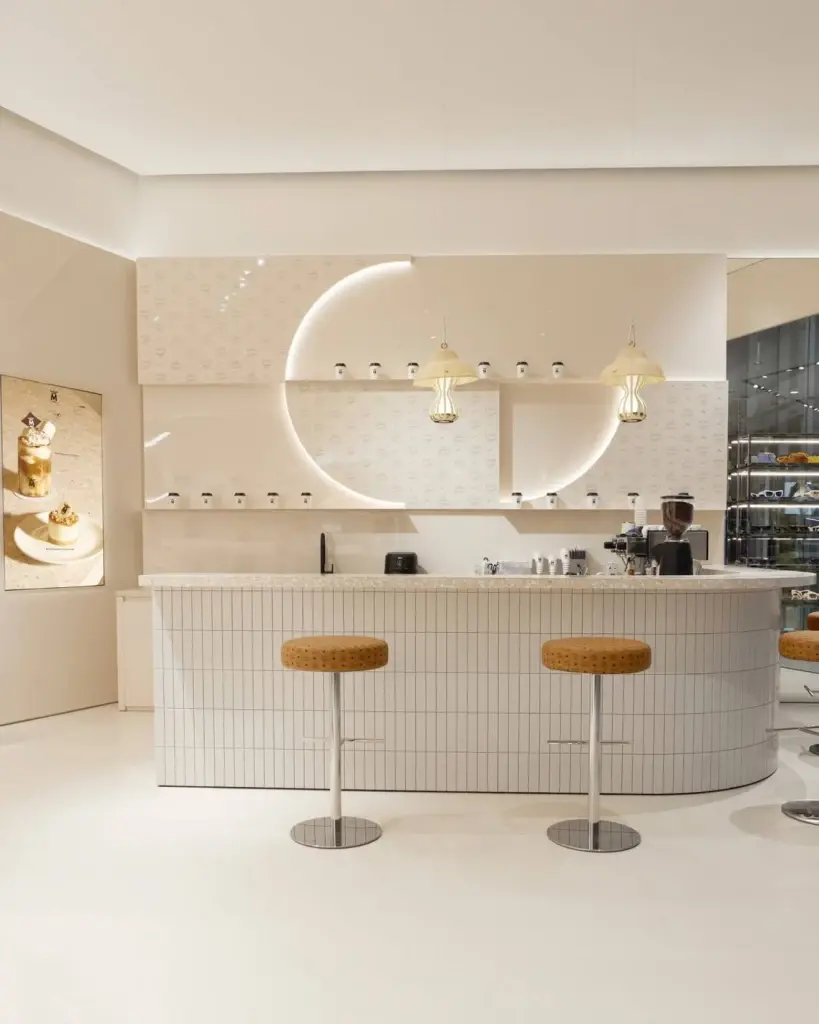 มิว-แบม-อุ้ม เช็กอิน MCM โฉมใหม่! เปิดตัวคาเฟ่หรูแห่งแรกในไทยที่ EMQUARTIER