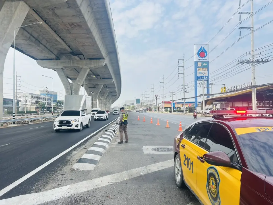 ตำรวจเปิดช่องทางพิเศษ "ถนนพระราม 2" เพิ่มอีก 1 ช่อง เร่งระบายรถ