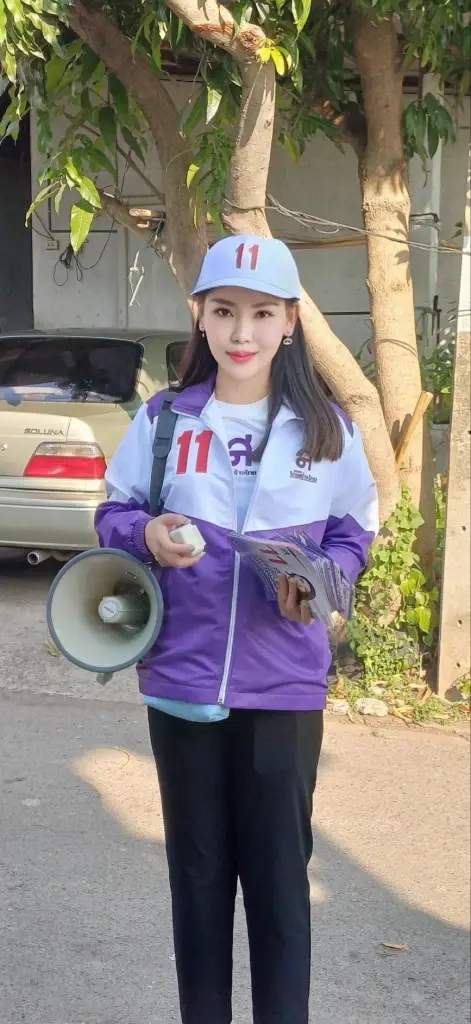 "ทนายน้ำมนต์" ไทยสร้างไทยอ้อนชาวหนองจอก เลือกคนพื้นที่เข้าไปทำงานสภา