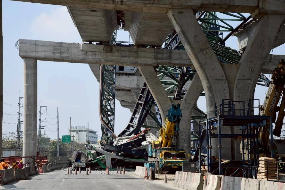 'พิพัฒน์' สั่งด่วนเบรก 'อิตาเลียนไทย' สร้างทางยกระดับทุกโครงการ