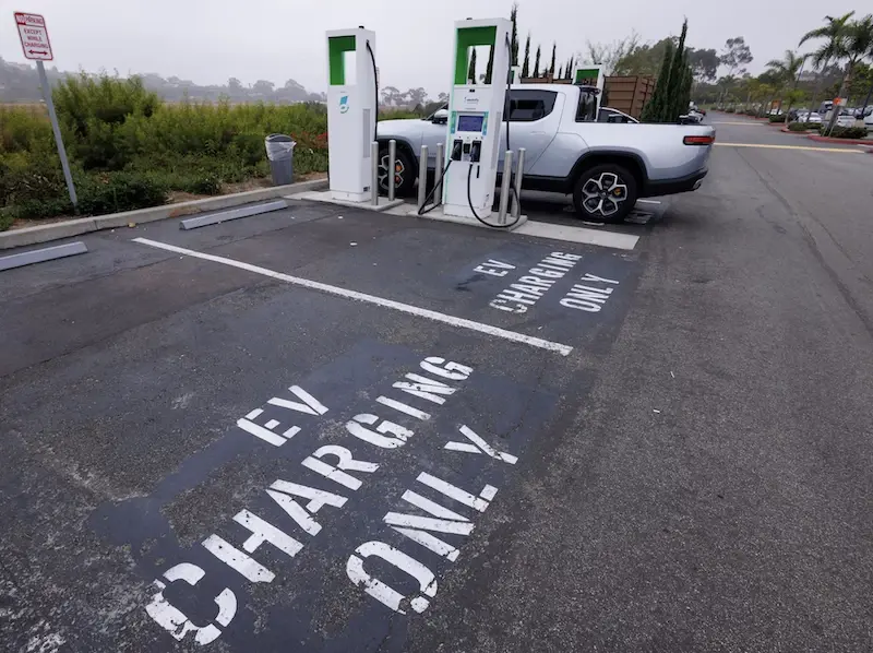 ศาลสหรัฐ ฟัน โดนัลด์ ทรัมป์ มีความผิด ที่สั่งยกเลิกโครงการสถานีชาร์จ EV แห่งชาติ