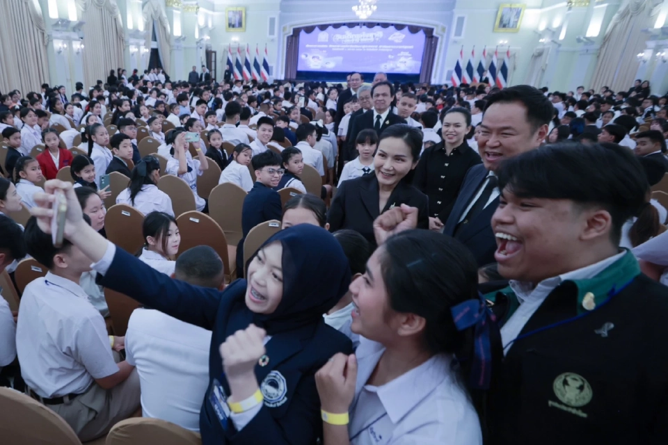 รมว.ศธ.นำเยาวชนดีเด่นทั่วประเทศเยี่ยมคารวะนายกฯ รับโอวาท-รางวัลวันเด็ก 2569