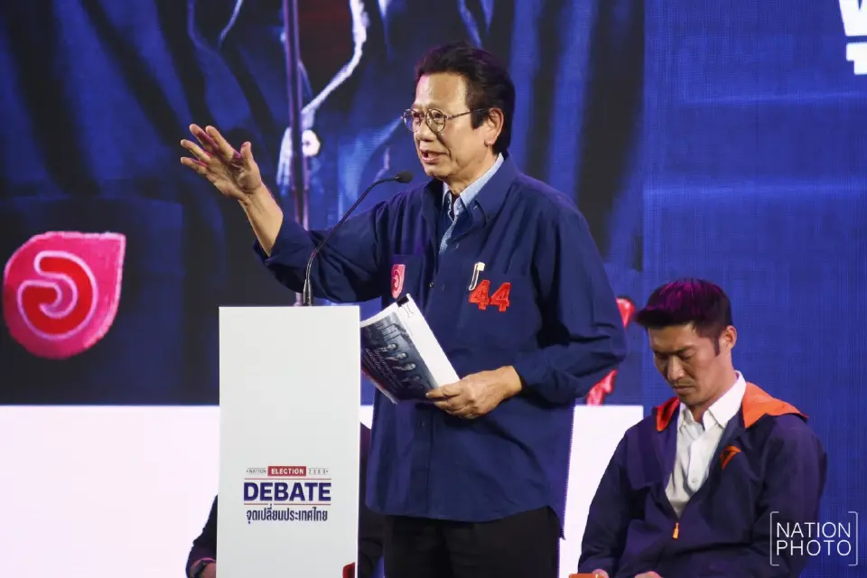 นพ.ทศพร เสรีรักษ์ 