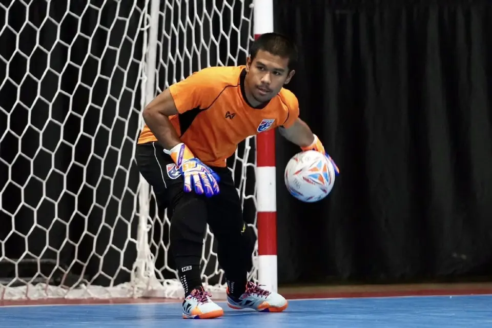 “นัทธพงศ์ หยีมะเหรบ” ผู้รักษาประตูทีมชาติไทย