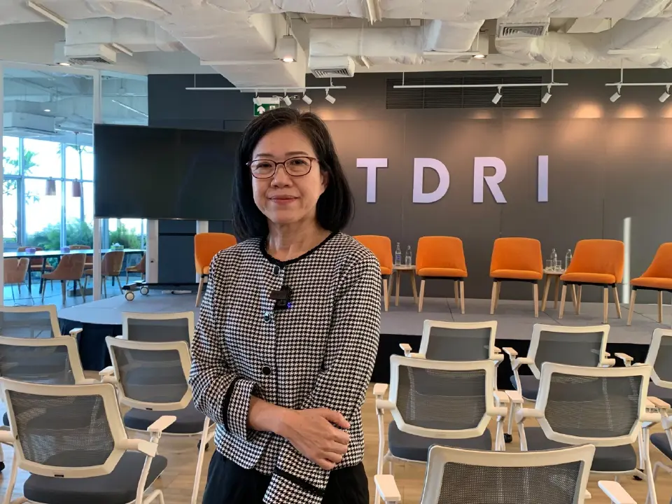 ศ. ดร.วรวรรณ ชาญด้วยวิทย์ ผู้อำนวยการวิจัยนโยบายหลักประกันทางสังคม สถาบันเพื่อการวิจัยเพื่อการพัฒฯาประเทศไทย(ทีดีอาร์ไอ)