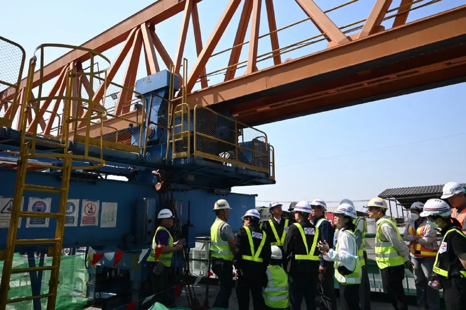 บอร์ด รฟม. ตรวจเข้มความปลอดภัย ความคืบหน้าก่อสร้าง 'รถไฟฟ้าสายสีม่วงใต้-สายสีส้ม'