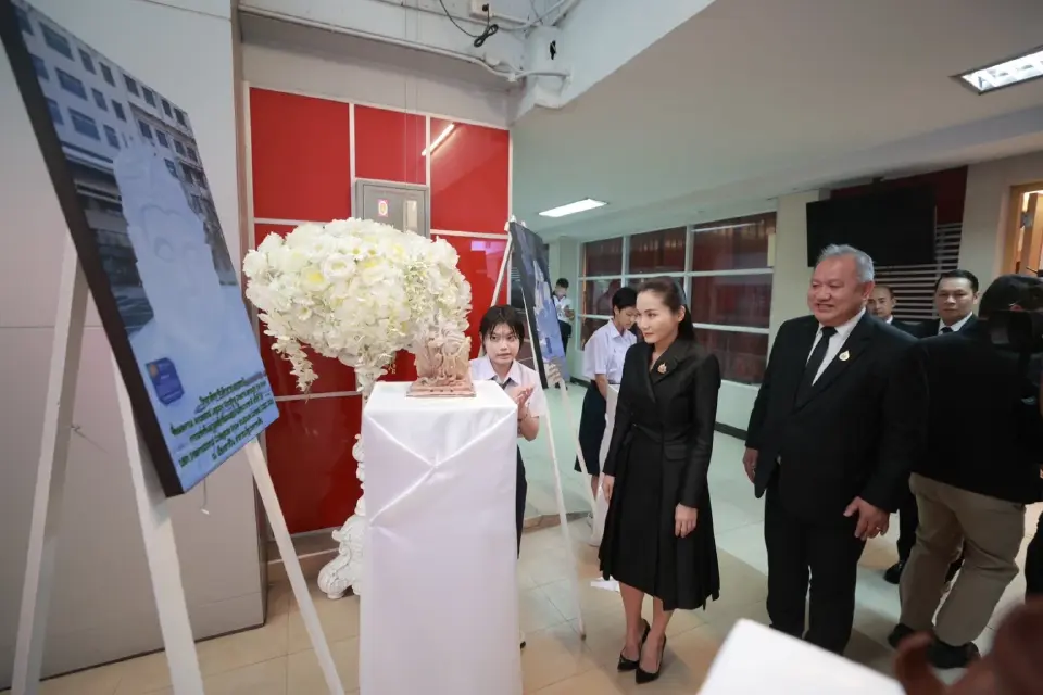 รมว.ศธ.สดุดี 4 ทีมอาชีวะแชมป์แกะสลักหิมะฮาร์บิน ฮีโร่หัวใจไม่ยอมแพ้