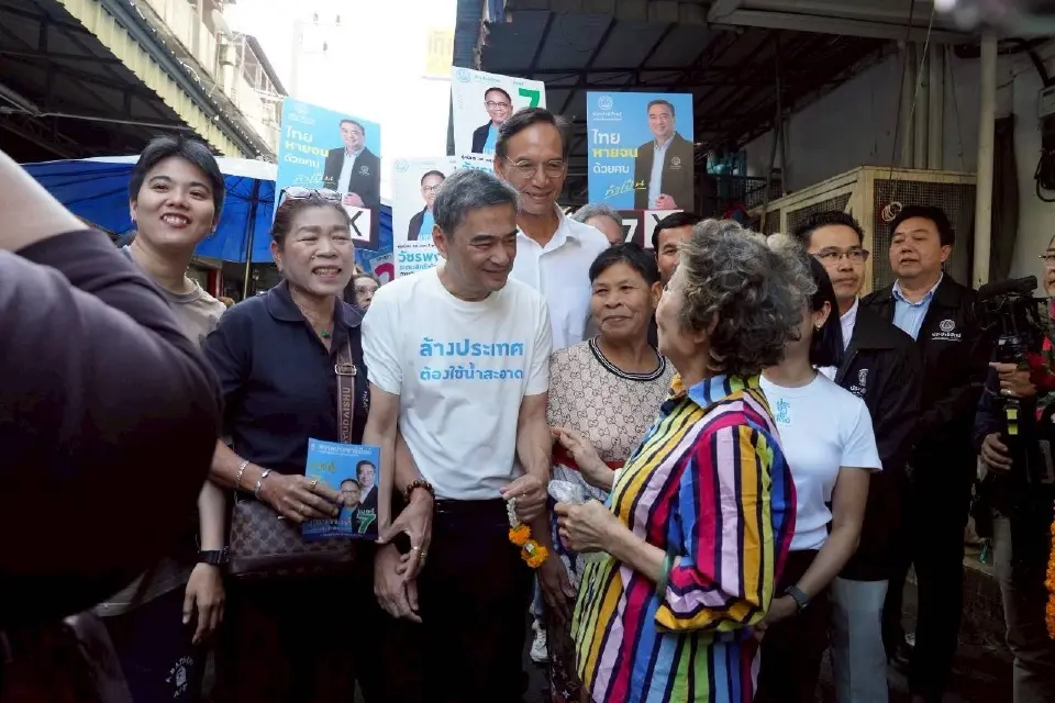 “อภิสิทธิ์-กรณ์-การดี” 3 แคนดิเดตนายกฯ ปชป. ลุยหาเสียงอยุธยา