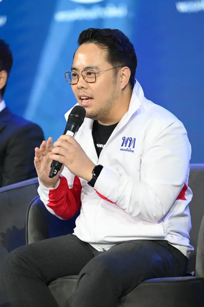 นายพงศ์ศรัณย์ อัศวชัยโสภณ ผู้สมัคร สส. บัญชีรายชื่อ พรรคเพื่อไทย