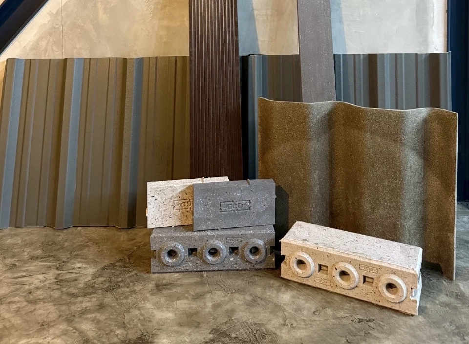 ไทยเพรซิเดนท์ฟูดส์รุกรีไซเคิลซองขนมสู่ไม้แปรรูปซ่อมบ้านผู้สูงอายุ