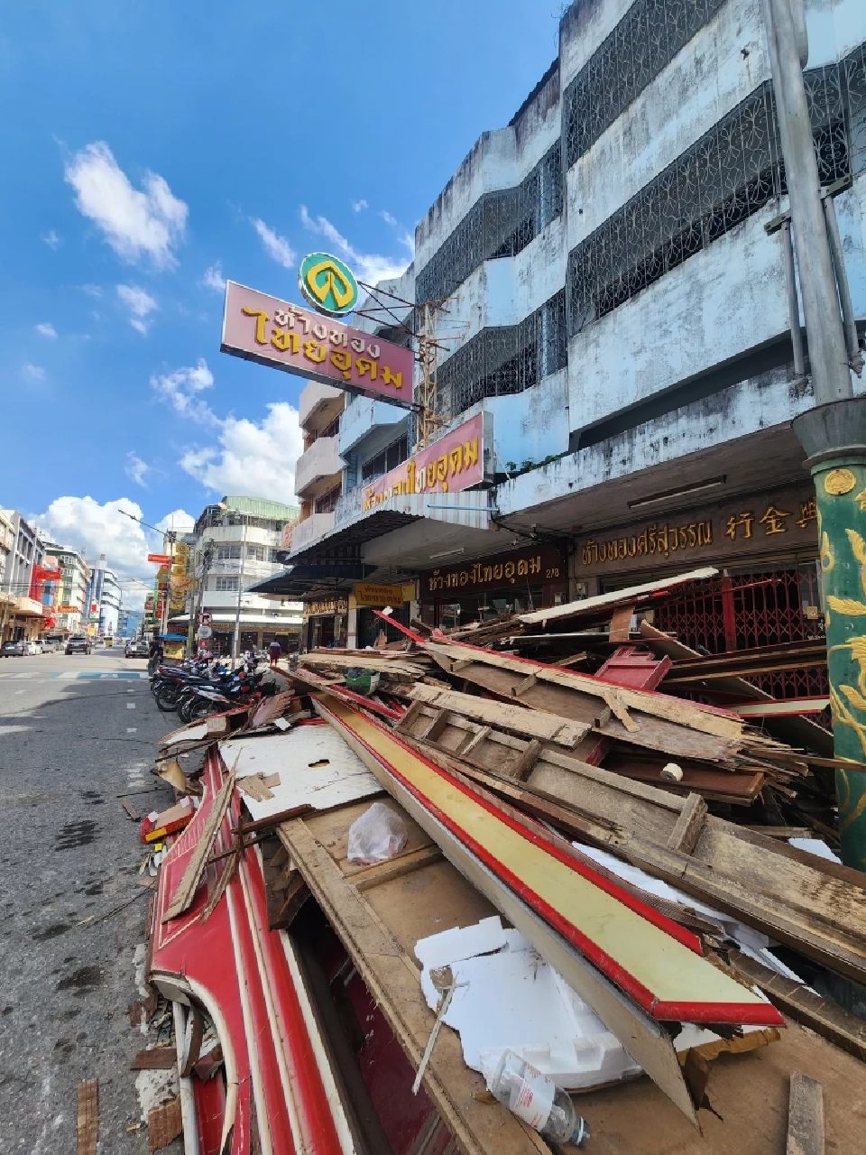 ‘หาดใหญ่’บอบช้ำหนัก เศรษฐกิจจมแสนล้าน แค่จุดเริ่มต้น 1 เดือนหลังน้ำลด ยังไม่ฟื้น