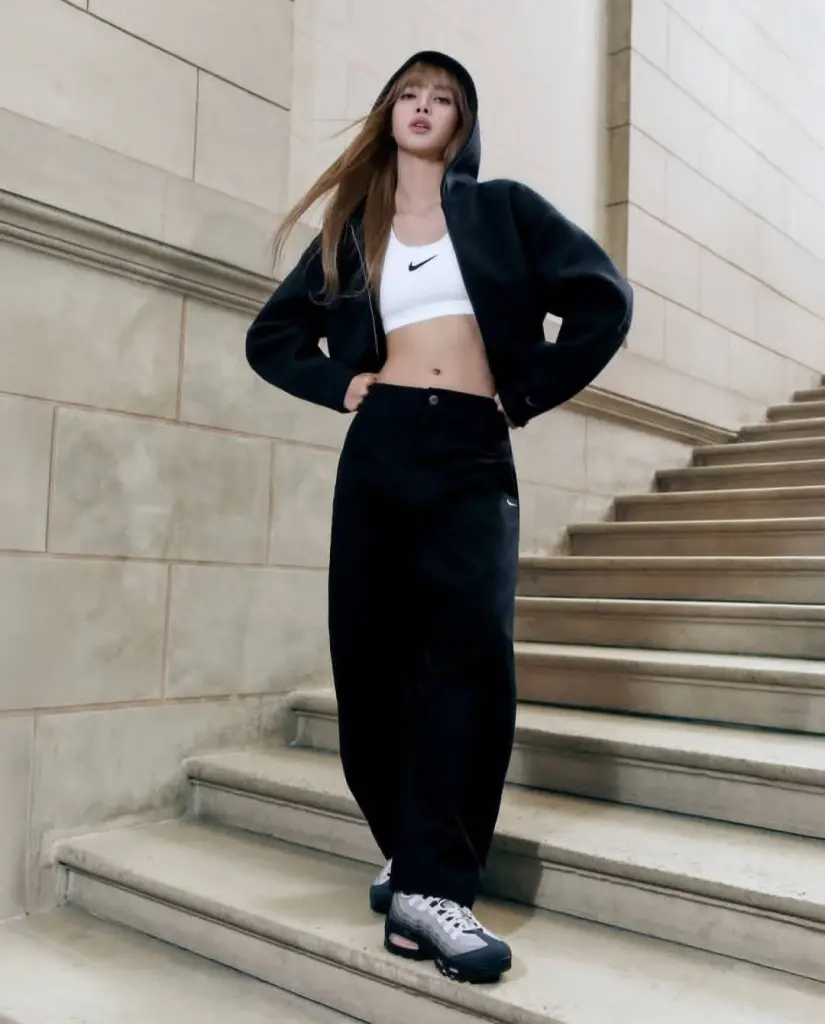 lisa X  Nike