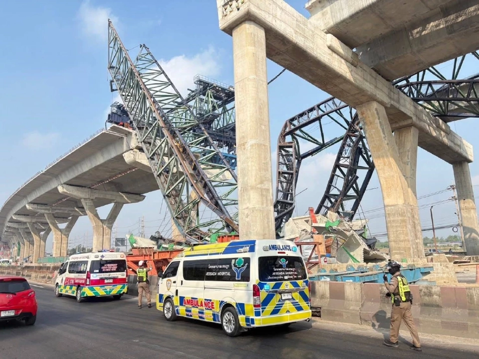 เครนถล่มพระราม 2