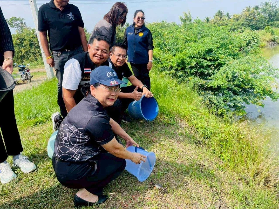 เกษตรกรเพชรบุรีนำ“ปลาหมอคางดำ”ต่อยอดเลี้ยงปูทะเล ลดต้นทุน เพิ่มรายได้