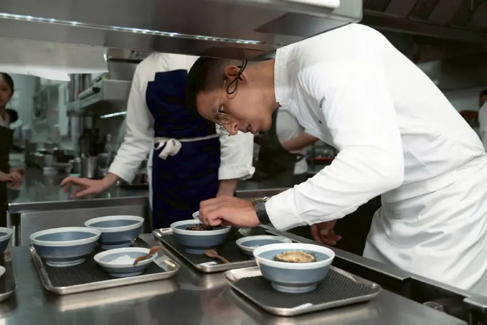 Blue by Alain Ducasse เปิดตัว 6-Hands Experience ดินเนอร์ 3 เชฟระดับโลก ณ ไอคอนสยาม