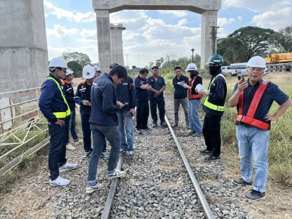 รฟท. รื้อซากเครนถล่ม เปิดเดินรถไฟสายอีสาน ขบวนแรก 24 ม.ค.นี้