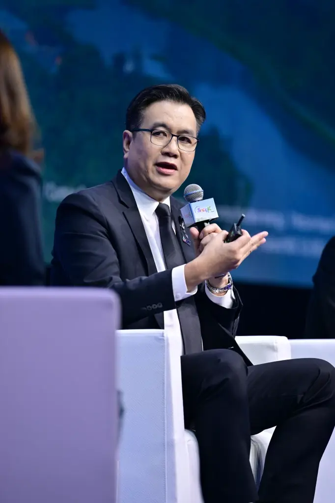 รัฐกร กัมปนาทแสนยากร รองกรรมการผู้จัดการใหญ่ความยั่งยืนองค์กร บริษัท ปตท.จำกัด (มหาชน) 