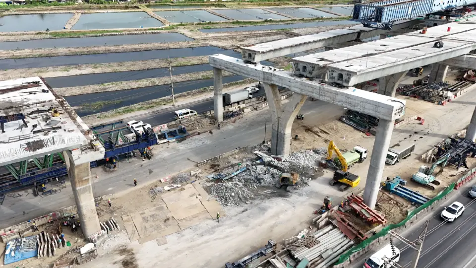 เครนถล่มพระราม2