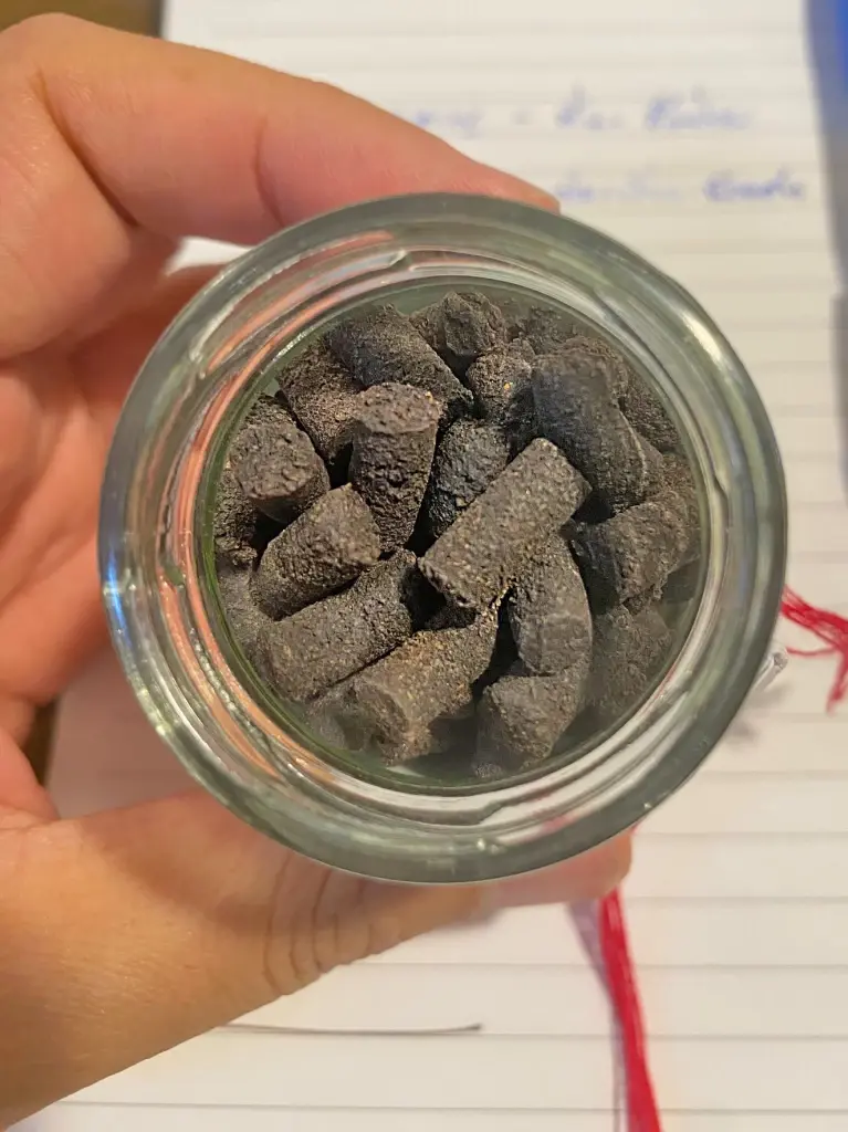 พระแก้วขาว กับยาหมากหาญปองแสนยา