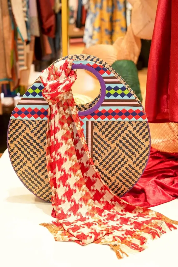 ​เช็กอิน ICONCRAFT ช็อปของขวัญคราฟต์ไทย เสริมเฮงปีม้ามงคล รับโชคตลอดปี!