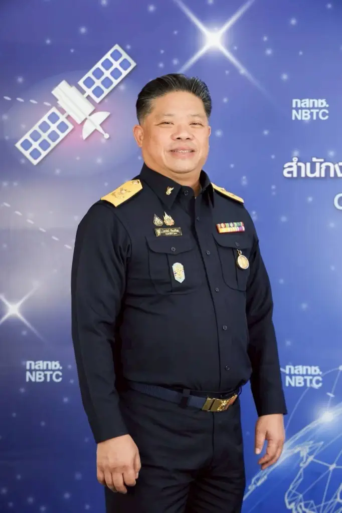 นายไตรรัตน์ วิริยะศิริกุล 