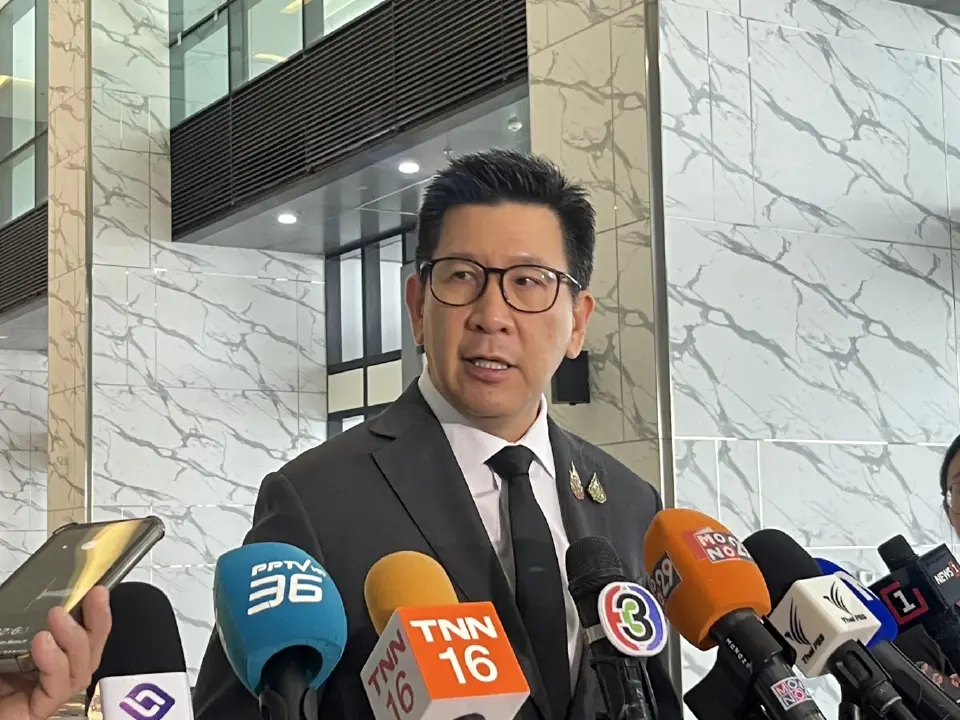 นายเอกนิติ นิติทัณฑ์ประภาศ รองนายกรัฐมนตรี และรัฐมนตรีว่าการกระทรวงการคลัง