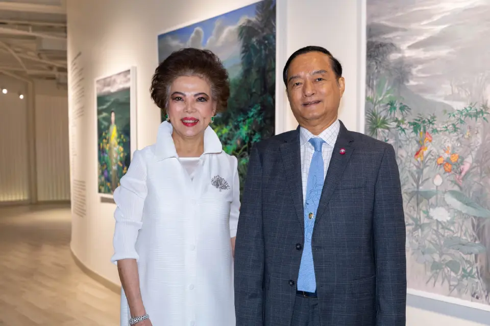 2 ศิลปินแห่งชาติ เปิดนิทรรศการเฉลิมพระเกียรติ "พระพันปีหลวง" ที่สยามพารากอน