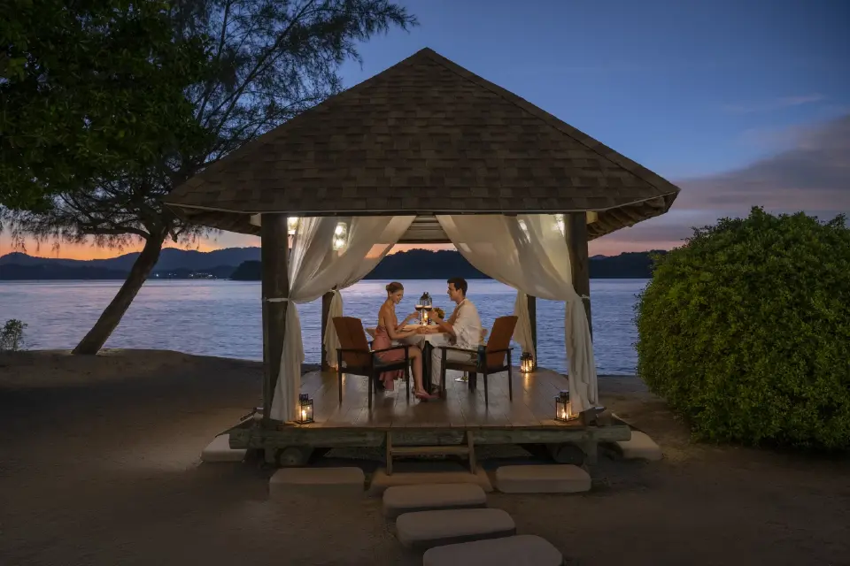 วาเลนไทน์หรูบนเกาะส่วนตัว “เดอะ นาคา ไอแลนด์” ดินเนอร์ใต้ดาว-สปาคู่รัก