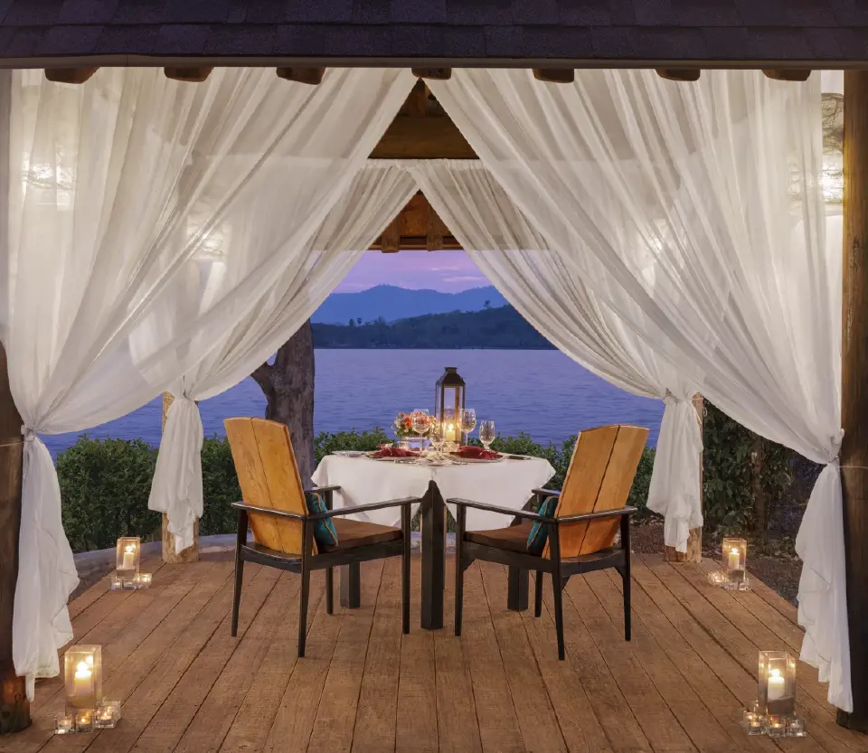 วาเลนไทน์หรูบนเกาะส่วนตัว “เดอะ นาคา ไอแลนด์” ดินเนอร์ใต้ดาว-สปาคู่รัก