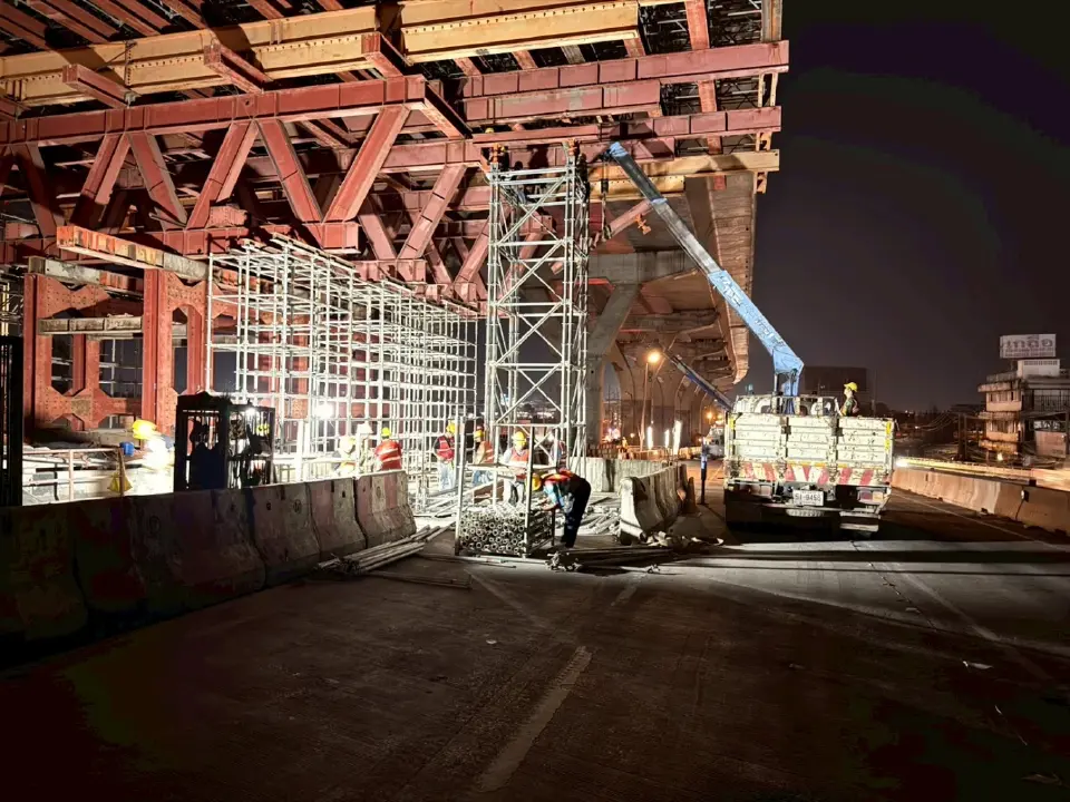 ทางหลวง รื้อคาน 'มอเตอร์เวย์บ้านแพ้ว' เร่งคืนผิวจราจรถนนพระราม 2 มี.ค.นี้