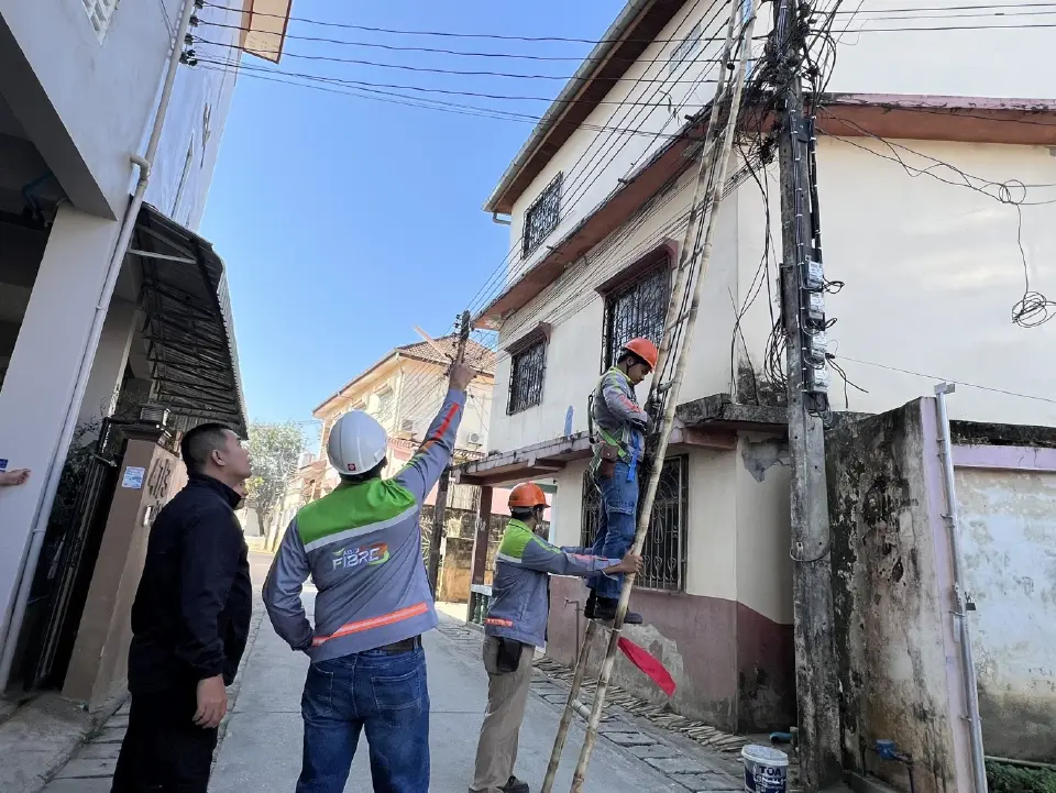 AIS 3BB FIBRE 3 จับมือ CIB ลุยแม่สาย กวาดล้างมิจฉาชีพ ลักลอบเชื่อมต่ออุปกรณ์เถื่อนข้ามแดน