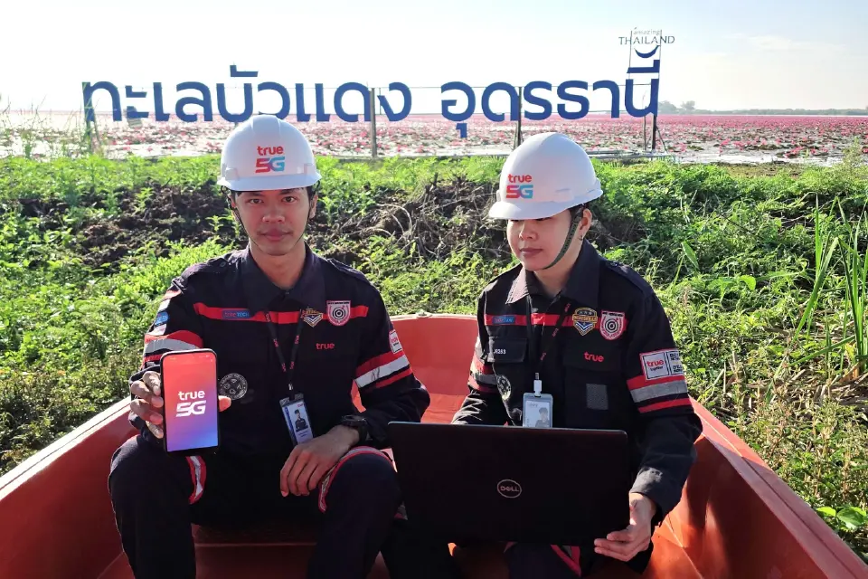 ทรูเสริม 5G ทะเลบัวแดง รับกระแสตามรอยลิซ่า