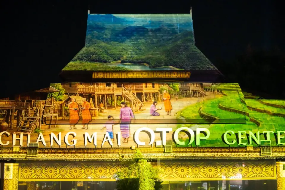 เที่ยว เชียงใหม่ Night Market เนรมิตแสงสี ถนนคนเดินสันกำแพง ท่าแพ สุดตระการตา