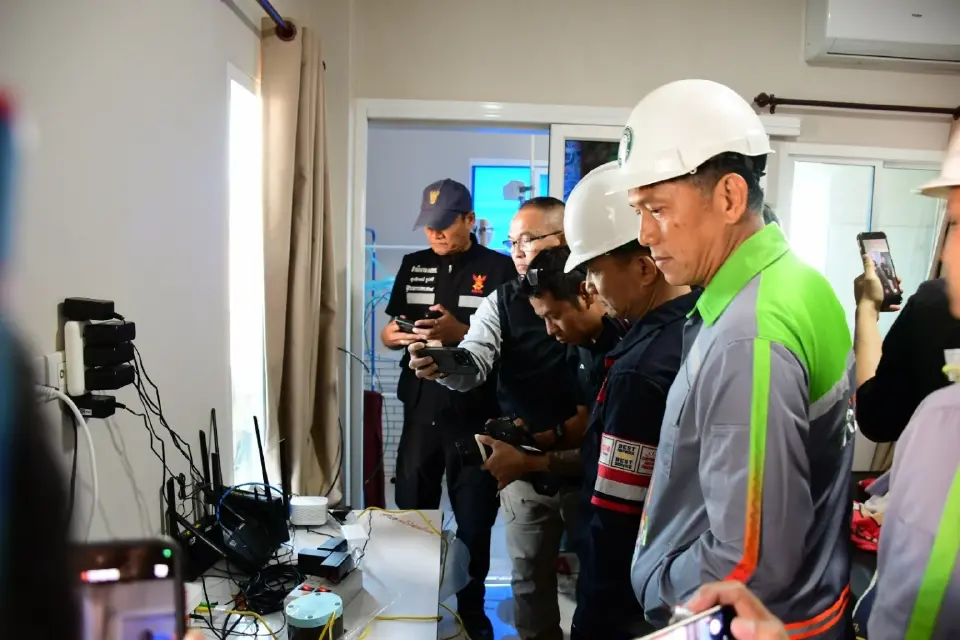 AIS 3BB FIBRE 3 จับมือ CIB ลุยแม่สาย กวาดล้างมิจฉาชีพ ลักลอบเชื่อมต่ออุปกรณ์เถื่อนข้ามแดน