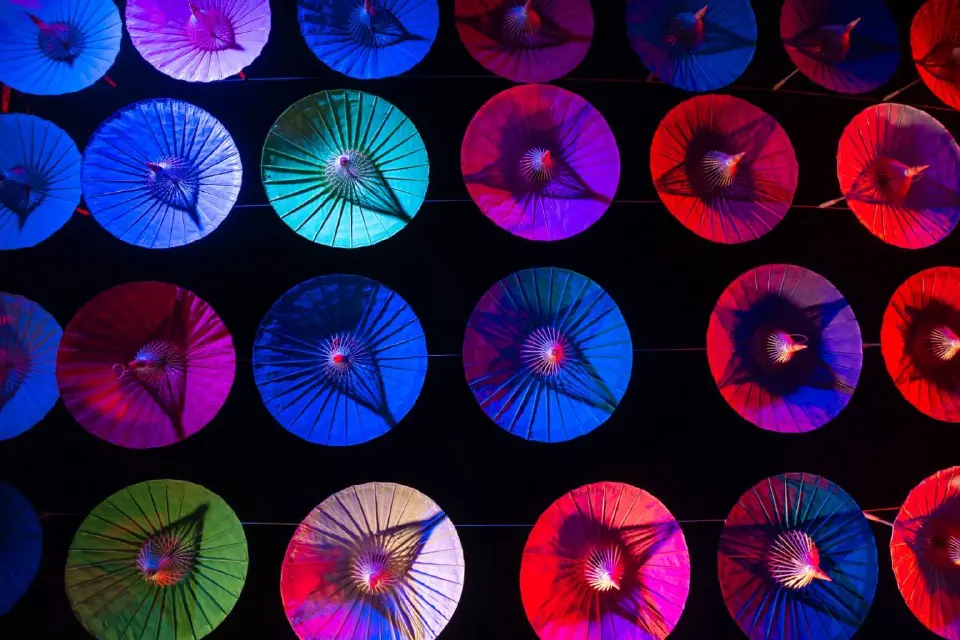 เที่ยว เชียงใหม่ Night Market เนรมิตแสงสี ถนนคนเดินสันกำแพง ท่าแพ สุดตระการตา