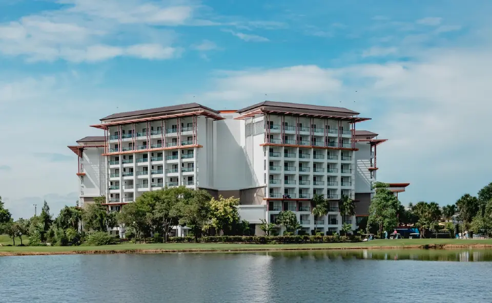โรงแรมฮิลตัน กรุงเทพฯ สุวรรณภูมิ กอล์ฟ รีสอร์ท แอนด์ สปา